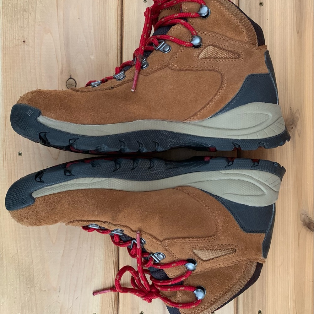 Columbia Newton Ridge waterproof woman’s hiking boots - Picture 5 of 9